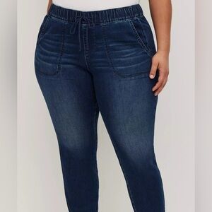 Dark Blue Cropped Ankle Jeans with Stretchy Fit